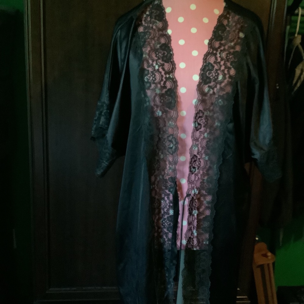 Women’s Avon Black Lacy Negligee/Robe Size L - Picture 13 of 15